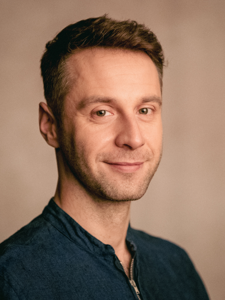 Piotr Piksa, aktor Teatru Narodowego. Fot. Marta Ankiersztejn