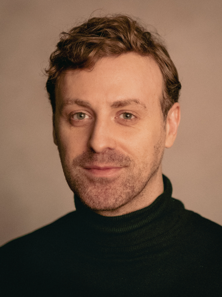 Mateusz Rusin, aktor Teatru Narodowego. Fot. Marta Ankiersztejn