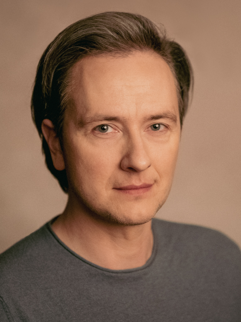 Przemysław Stippa, aktor Teatru Narodowego. Fot. Marta Ankiersztejn