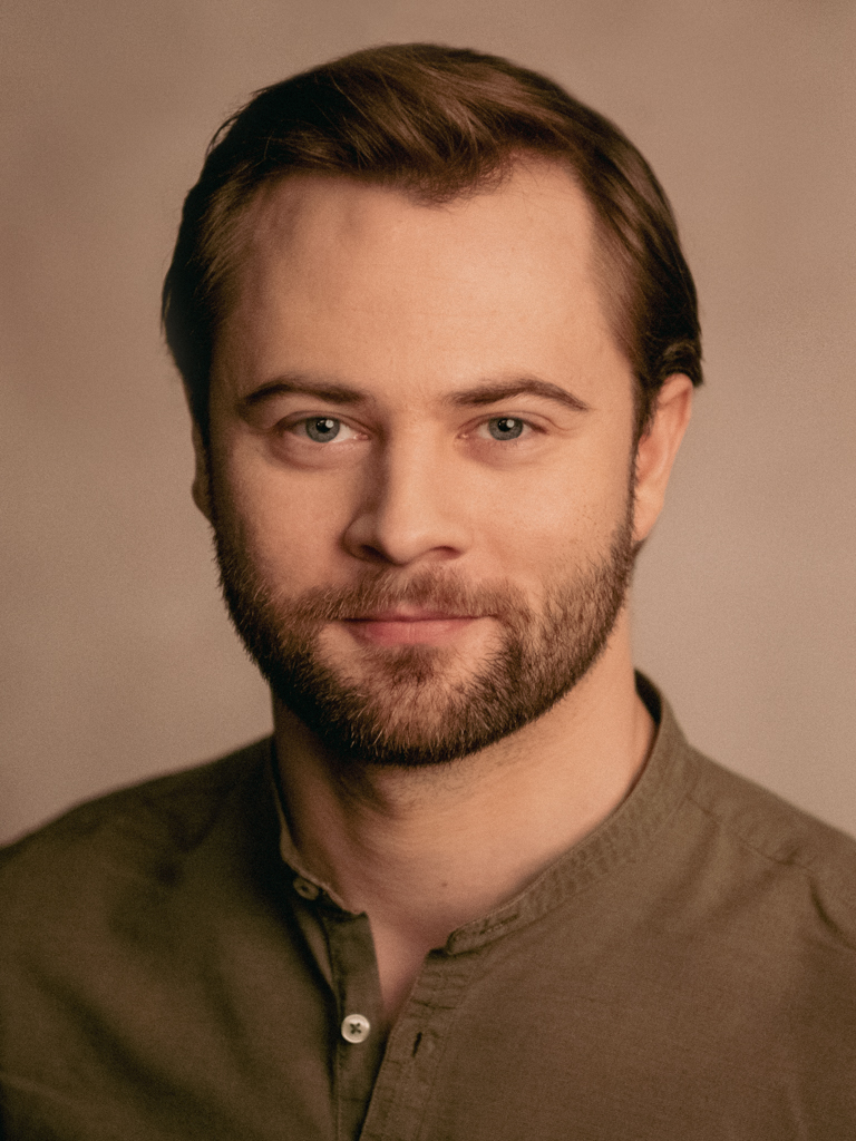 Kamil Mrożek, aktor Teatru Narodowego. Fot. Marta Ankiersztejn