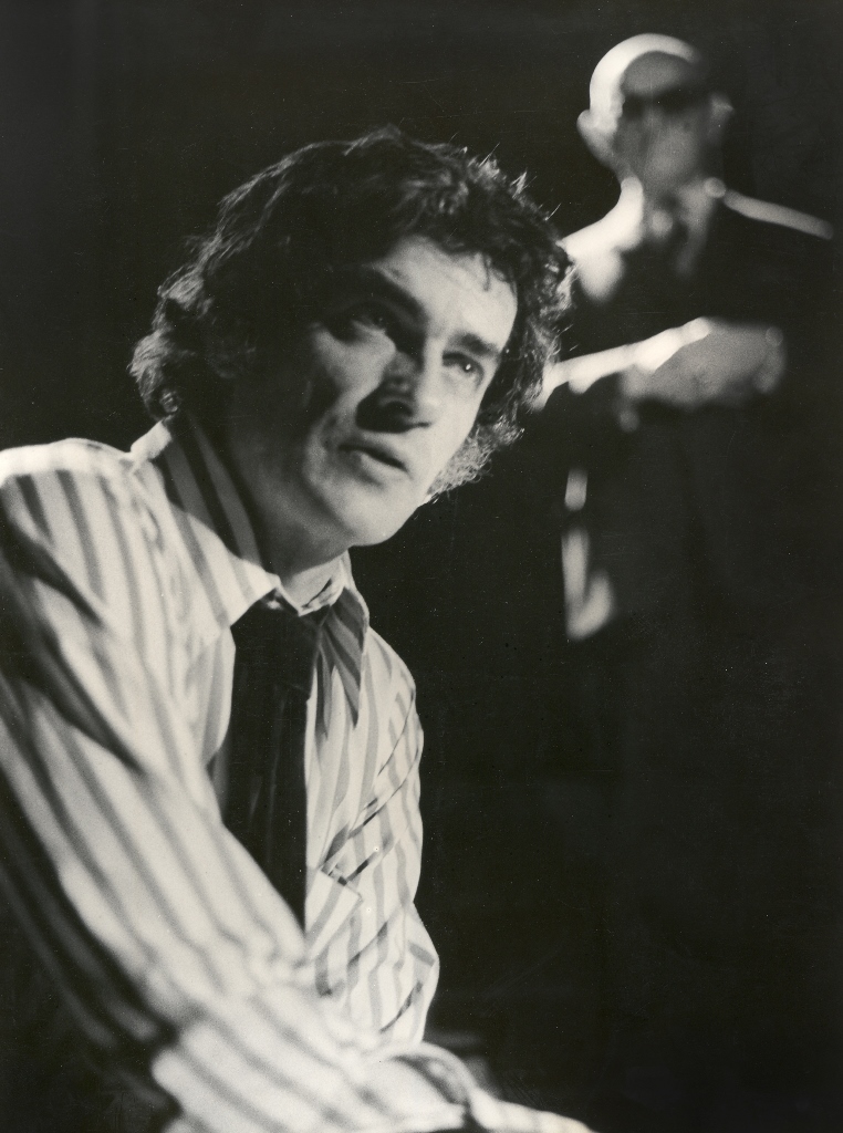 Adam Hanuszkiewicz (Kreon), Kazimierz Opaliński (Tyrezjasz) w „Antygonie” Sofoklesa w reżyserii Adama Hanuszkiewicza. Premiera w Teatrze Narodowym 11 stycznia 1973. Fot. Renard Dudley / Archiwum Artystyczne Teatru Narodowego Adam Hanuszkiewicz (Kreon), Kazimierz Opaliński (Tyrezjasz) w „Antygonie” Sofoklesa w reżyserii Adama Hanuszkiewicza. Premiera w Teatrze Narodowym 11 stycznia 1973. Fot. Renard Dudley / Archiwum Artystyczne Teatru Narodowego