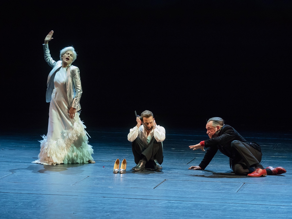 Danuta Stenka (Archanioł), Marcin Hycnar (Kordian I), Mariusz Bonaszewski (Szatan). Fot. Tomasz Urbanek / East News