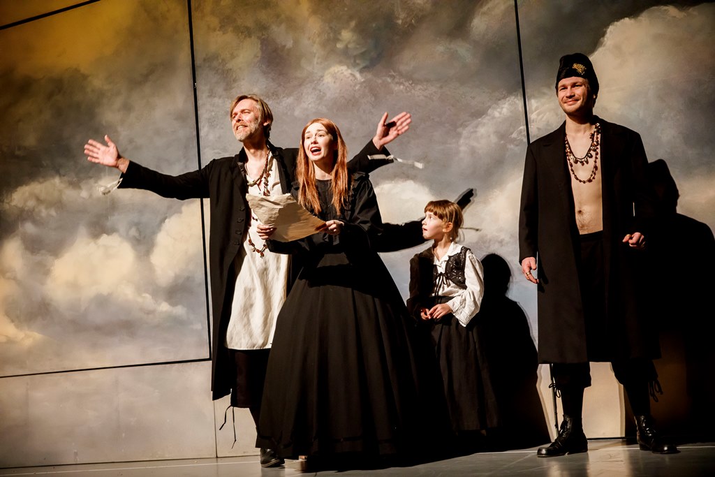 Oskar Hamerski (Nachman), Paulina Szostak (Chana), Felicja Nizińska (Ewa/Awacza), Henryk Simon (Jakub Frank). Fot. Krzysztof Bieliński 